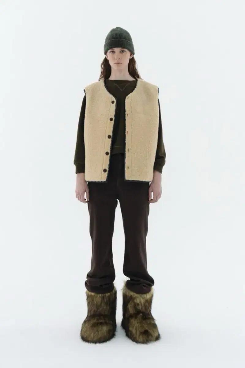 비아플레인 Via Shearing reversible vest 양털베스트