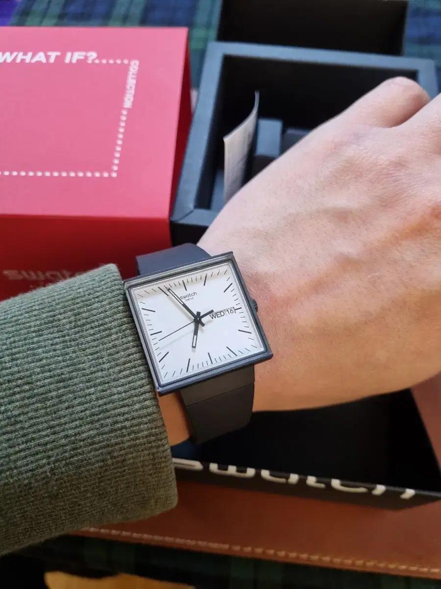 스와치시계 왓이프(WHAT IF) 블랙화이트 풀구성 새제품