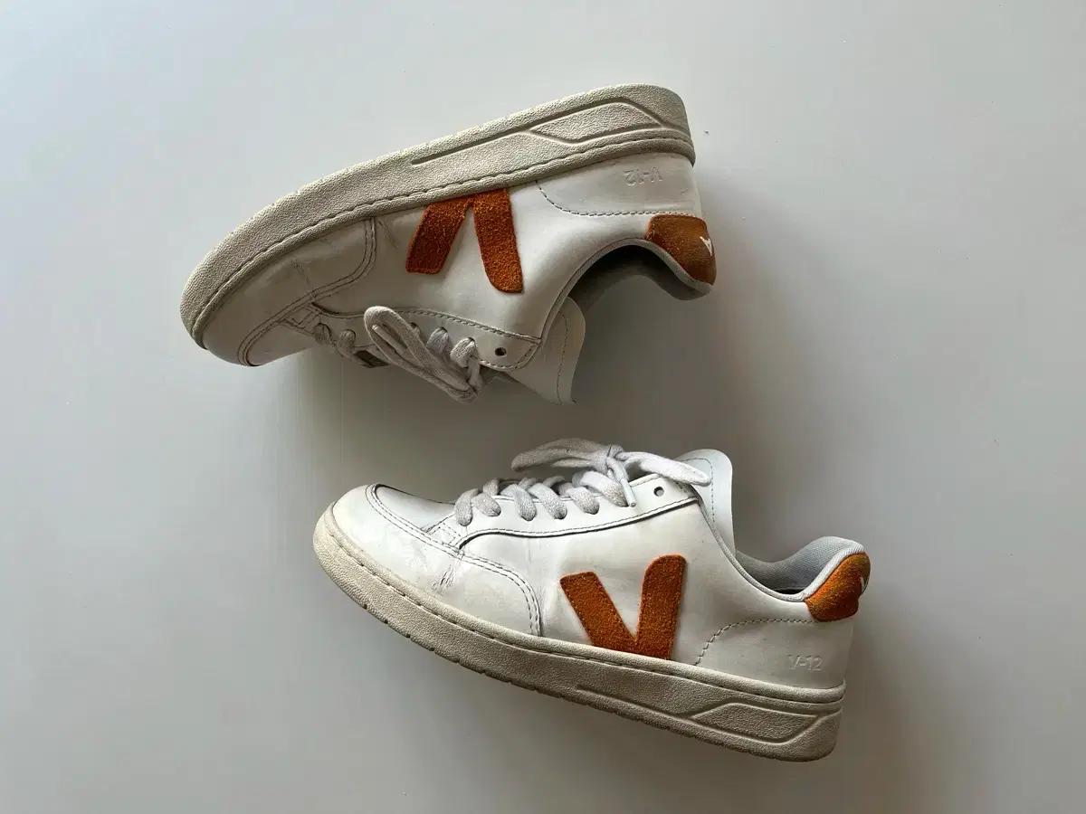 베자 v-12 (size 37) 사용감많음