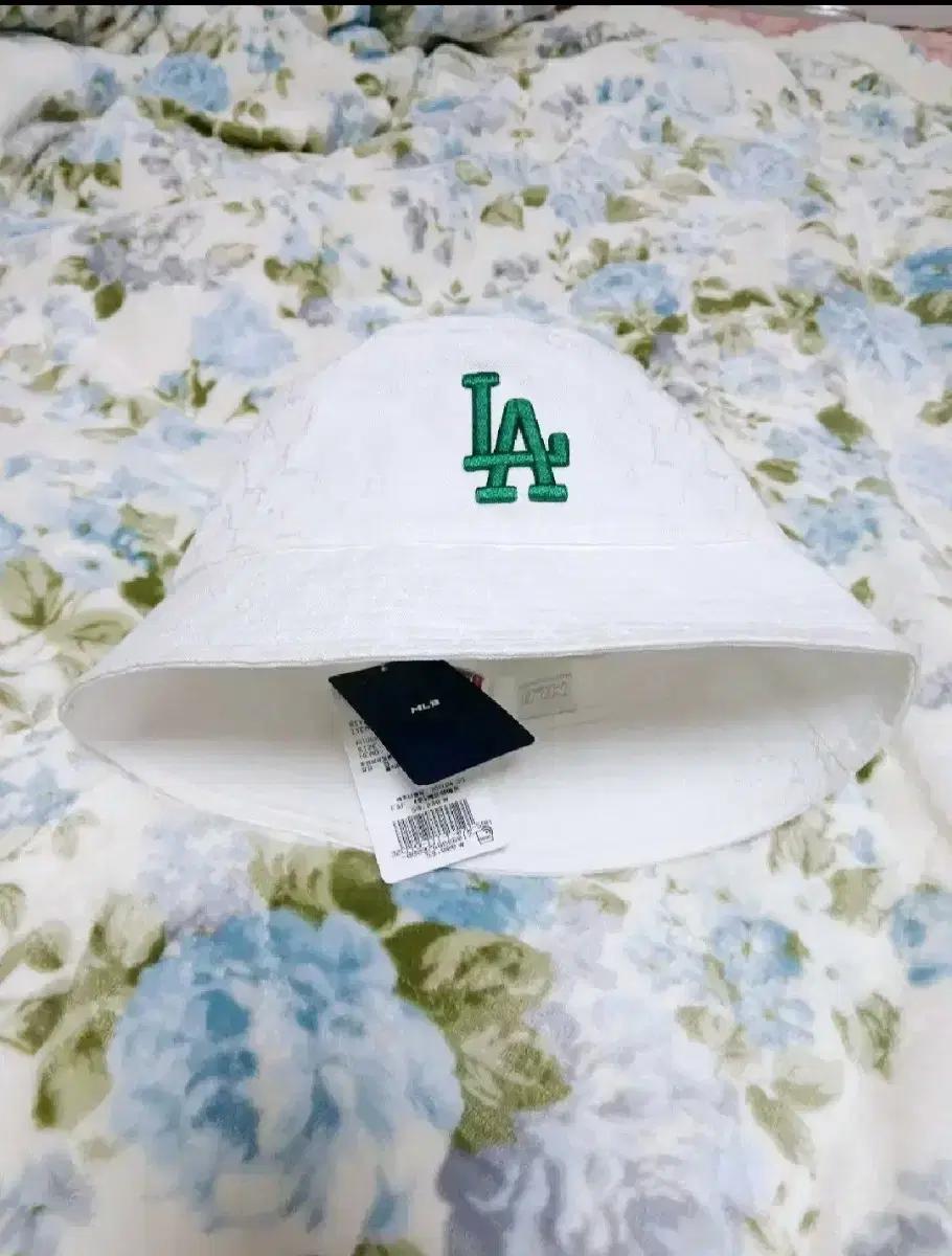(새상품)택있어요.MLB LA자수 버킷햇모자