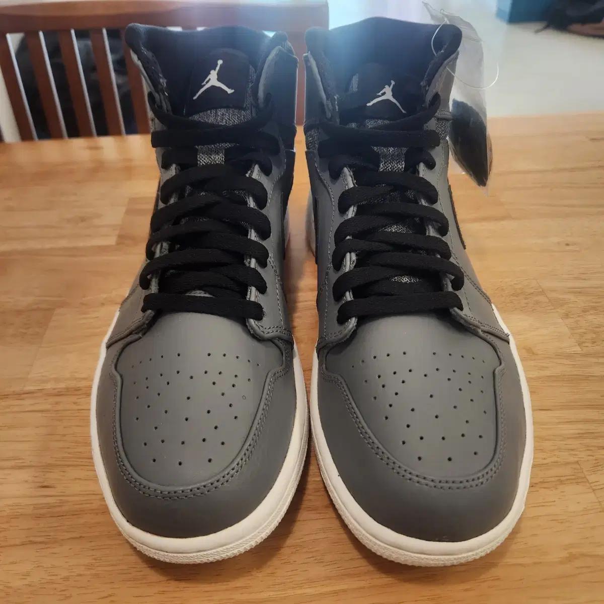 조던 1Retro  high rare Air gray 회색