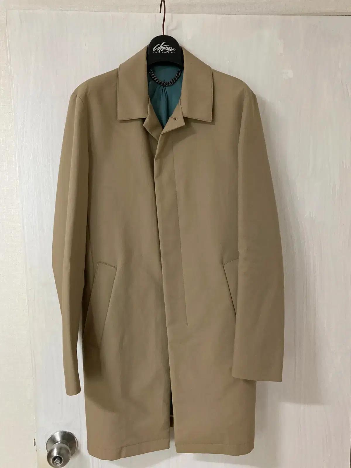 지오송지오 남성 베이지 코트 100 사이즈 팝니다