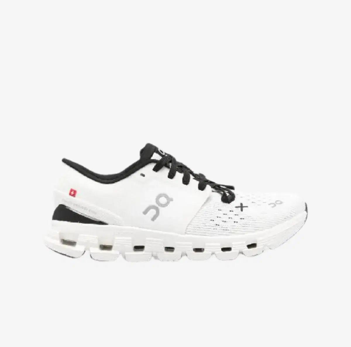 (W) On Running Cloud X 4 Ivory Black