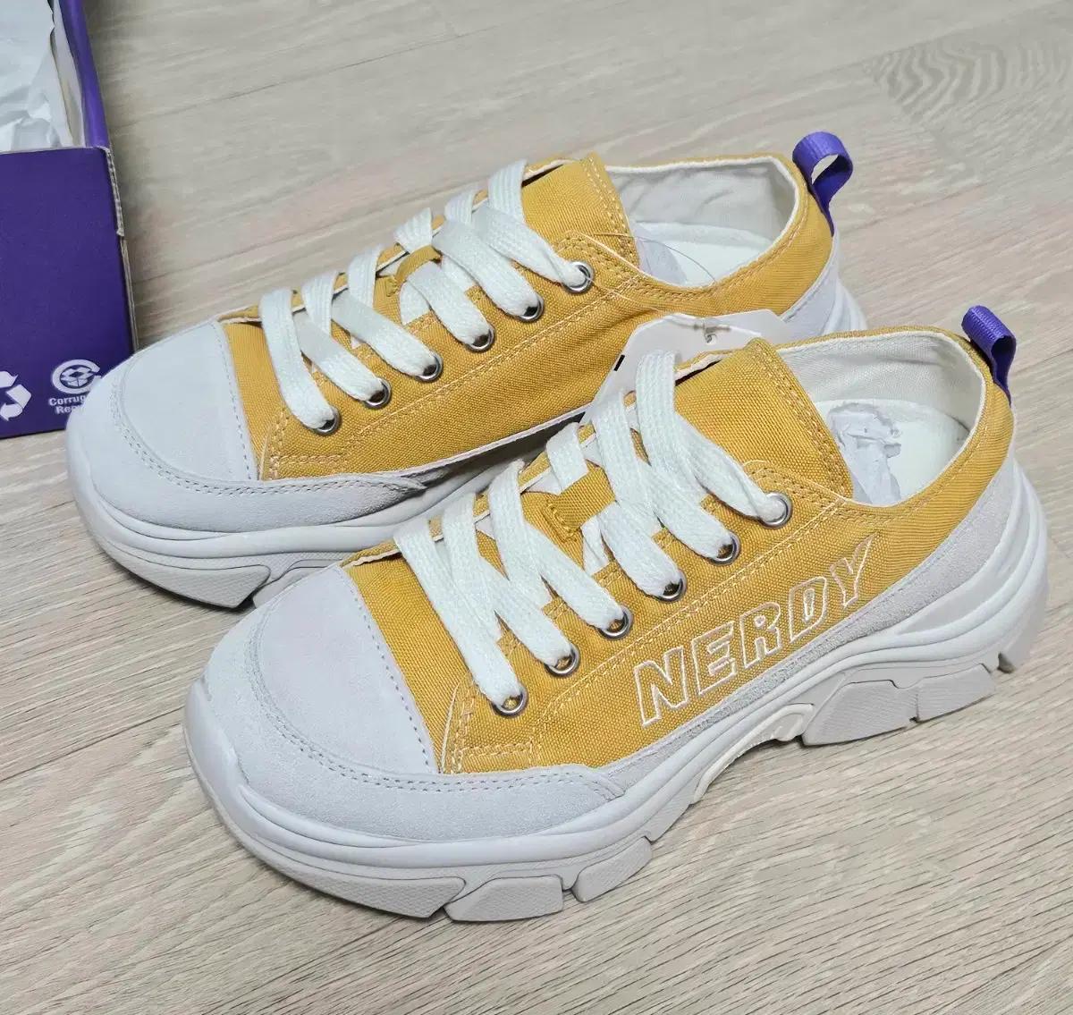 널디 젤리그 캔버스 로우