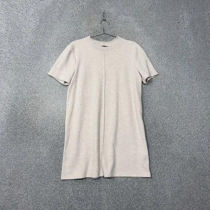 [새상품]자라 여성 연베이지 캐주얼 니트 반팔 원피스 L