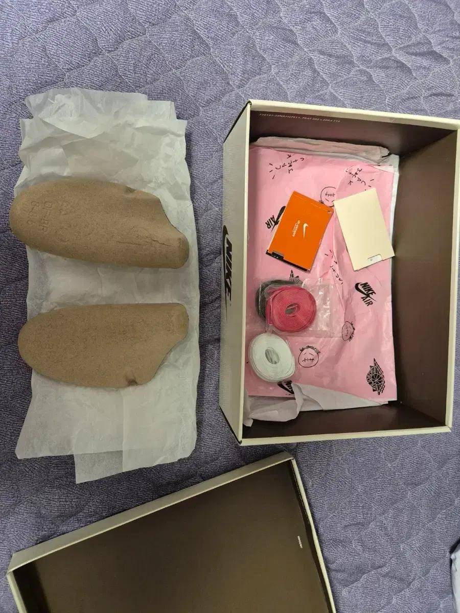 조던1 로우 스캇 세일 앤 리저록