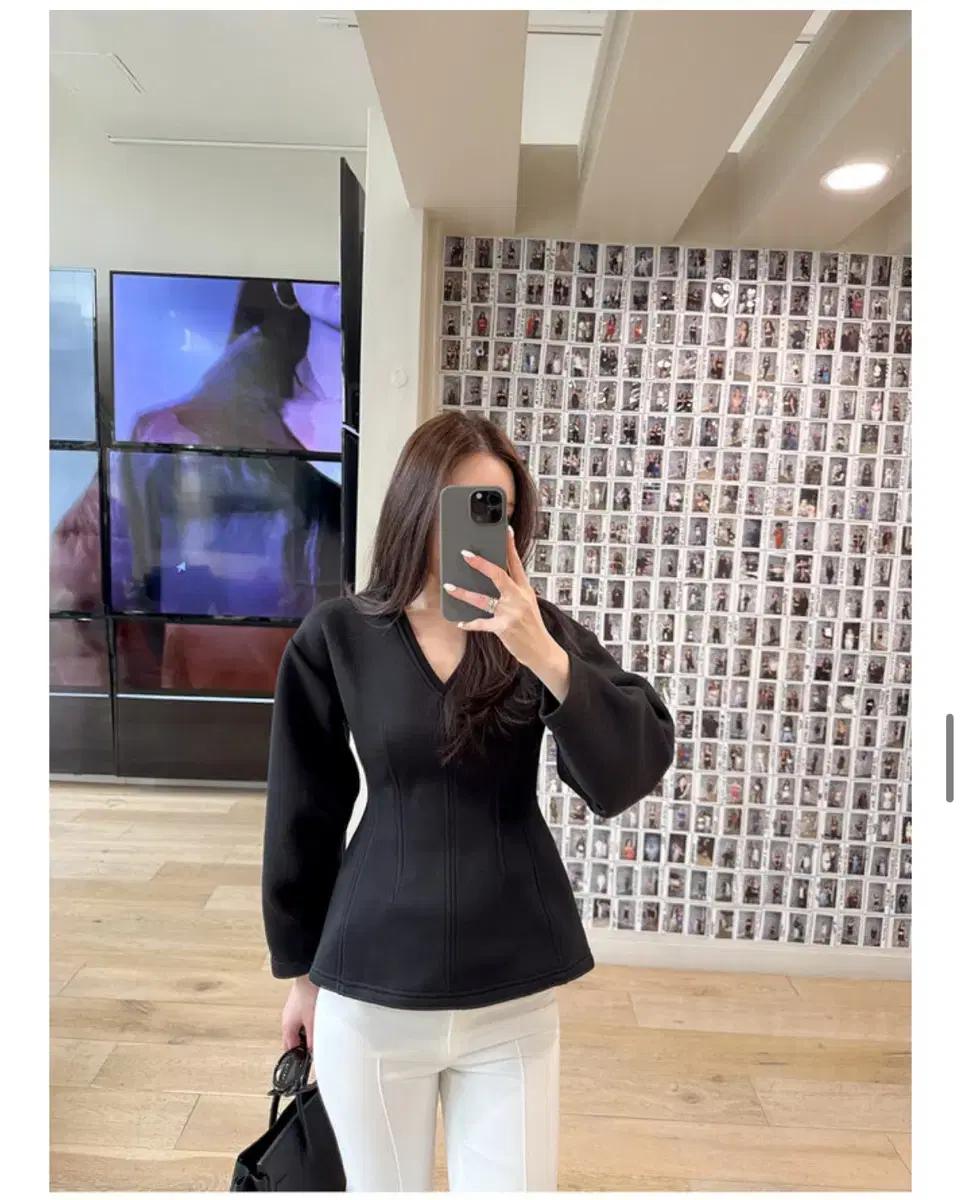 새상품)더로랑 Hourglass sweatshirt 블랙