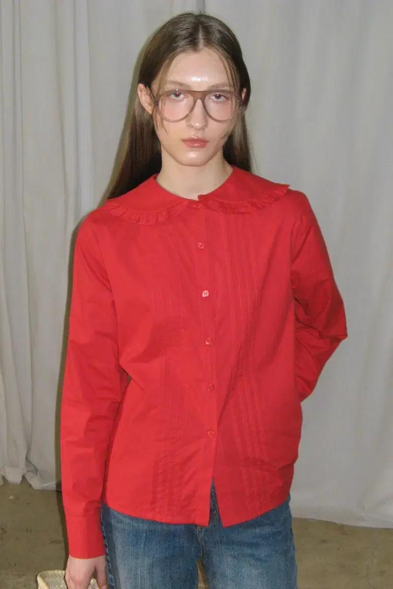 시눈 Round Frill Collar Shirt 레드 판매