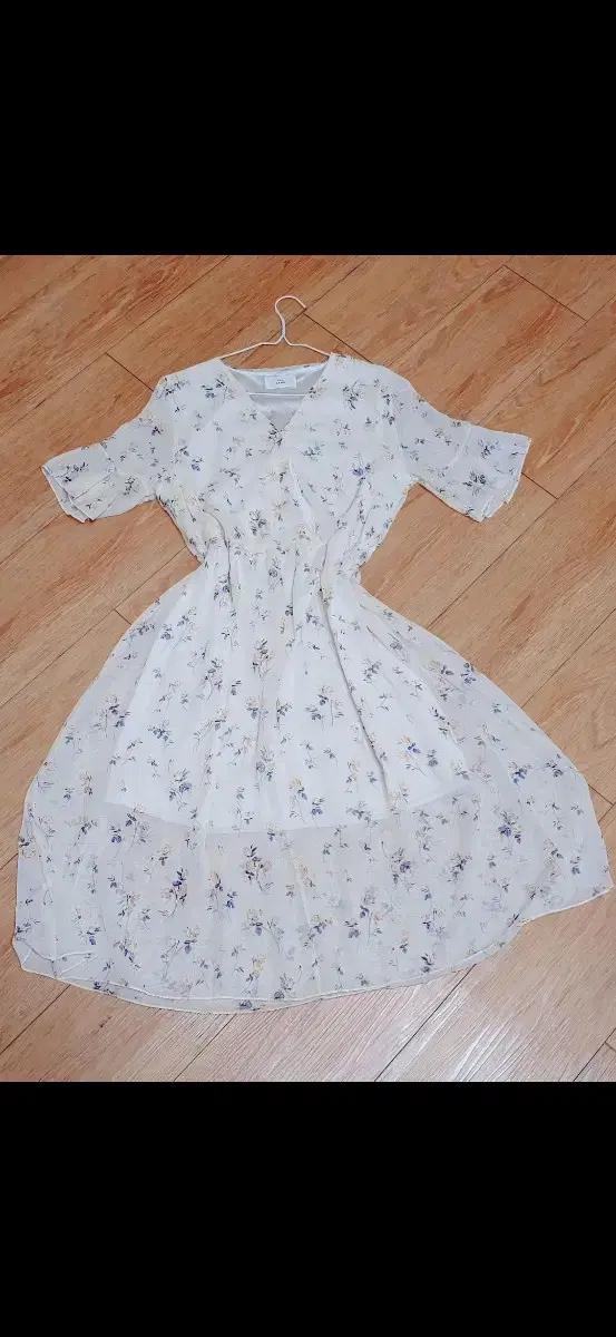 봄여름쉬폰 아이보리화이트하얀노랑반팔미디원피스브이넥랩쉬폰꽃무늬플라워66XL