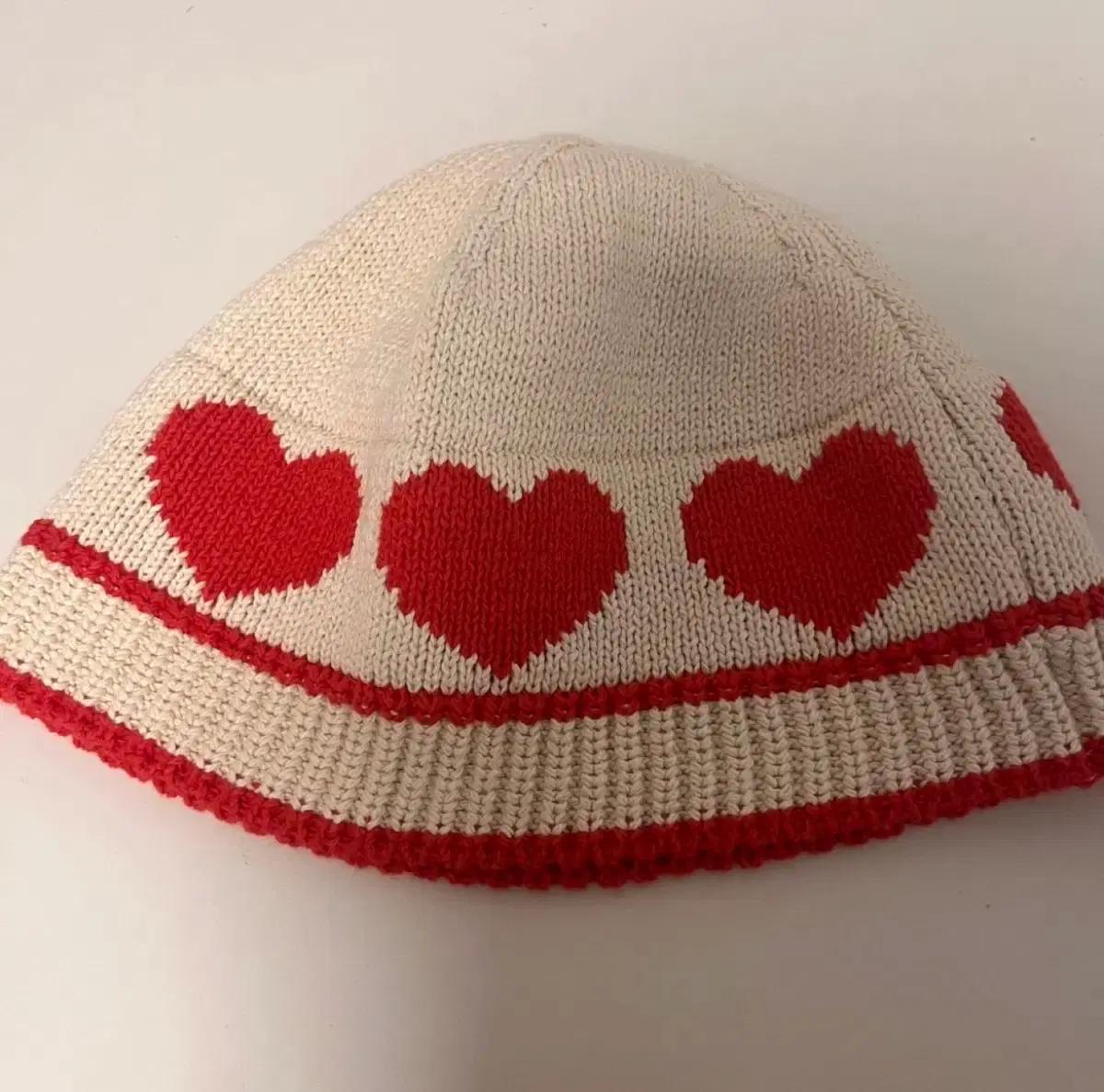 론론 하트 버킷 햇