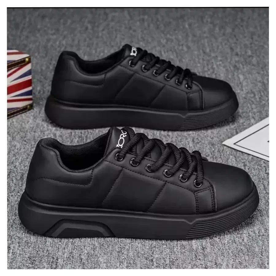 남자스니커즈 운동화 캐주얼슈즈 워킹화 245~270 경량 소프트