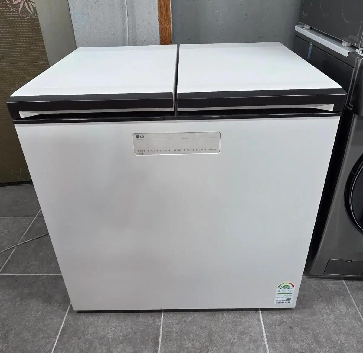 2022.10생산 1등급 엘지 오브제 김치냉장고219L (냉동ok)