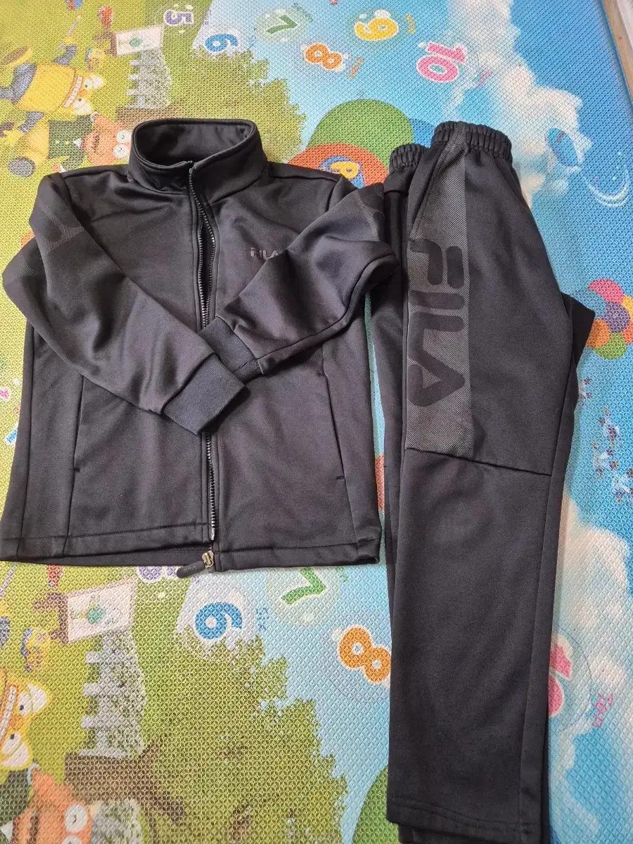 유아동 휠라 (130) 트레이닝 세트 판매합니다