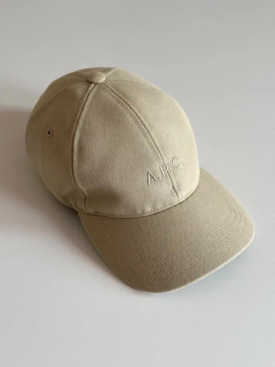 A.P.C. 아페쎄 찰리 베이스볼 캡 베이지