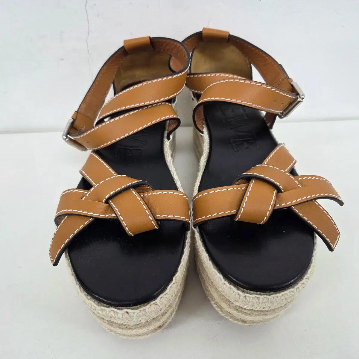 로에베 게이트 샌들 에스파듀 여성 통굽 웨지힐 탄 41 260 상태좋음