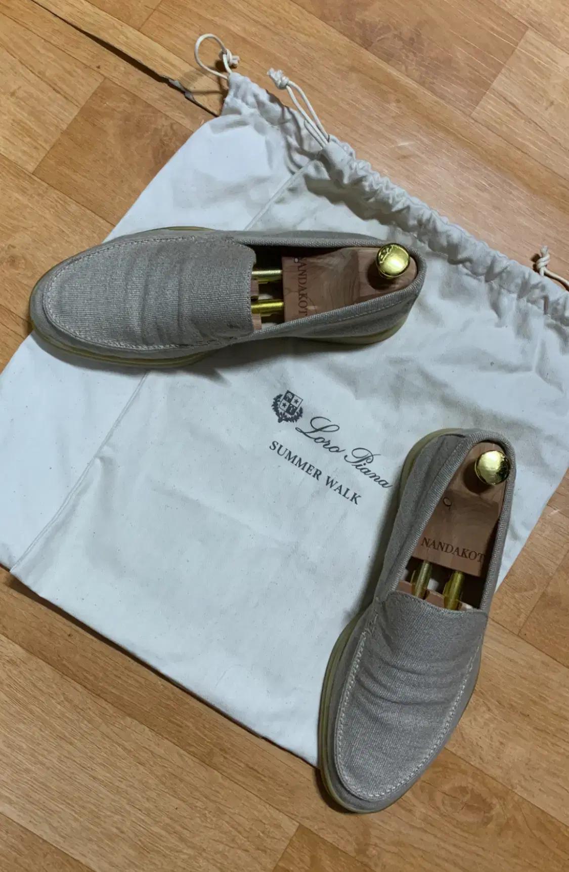 LORO PIANA 로로 피아나 썸머 워크 로퍼-1