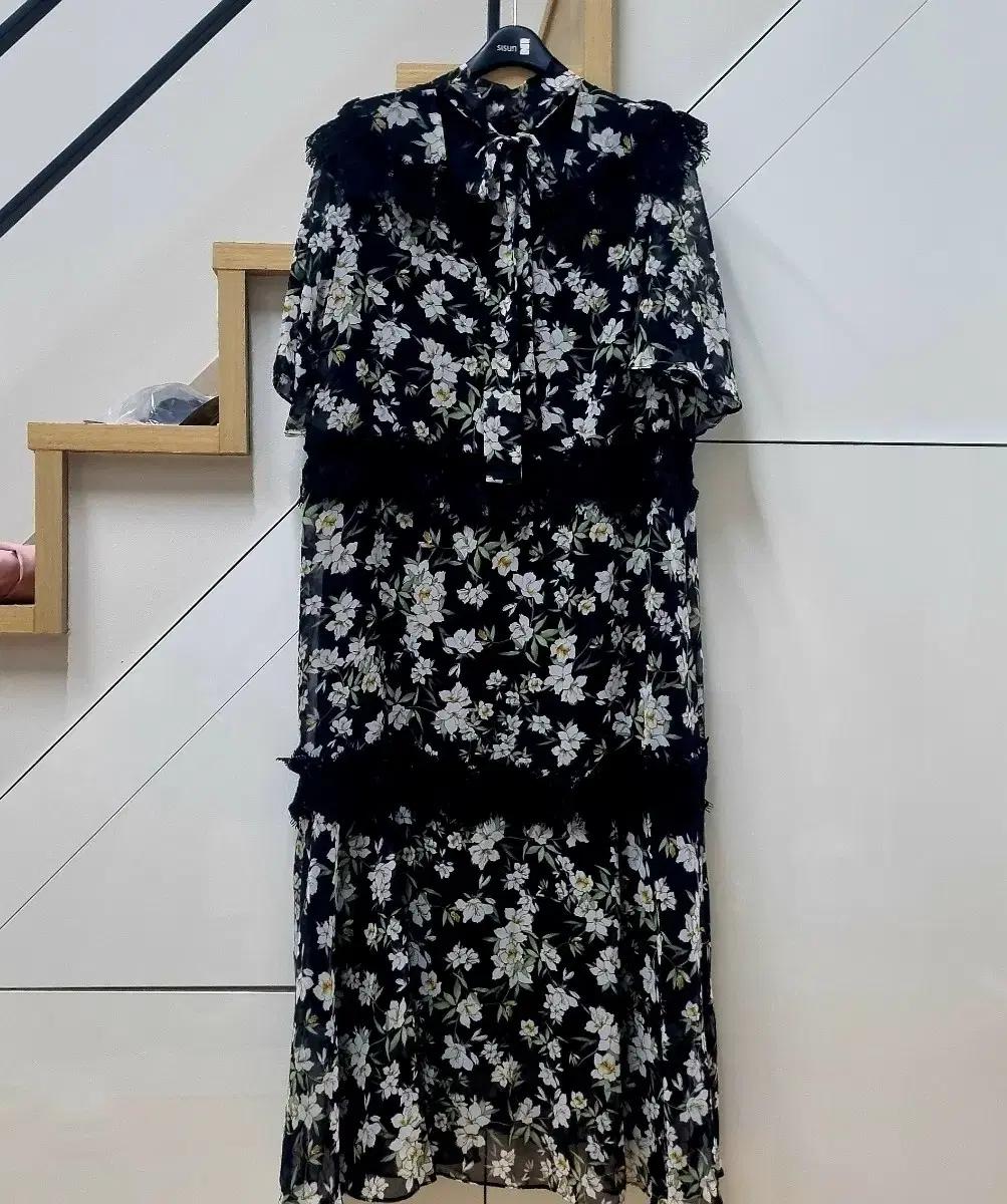 새상품 플라워 쉬폰 롱 원피스