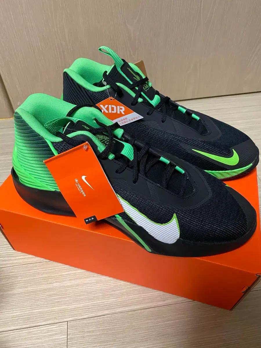 점프아카데미 미사용 새상품 285나이키 농구화