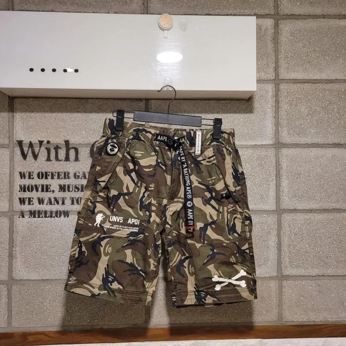 AAPE 카모 UNVS 반바지 S