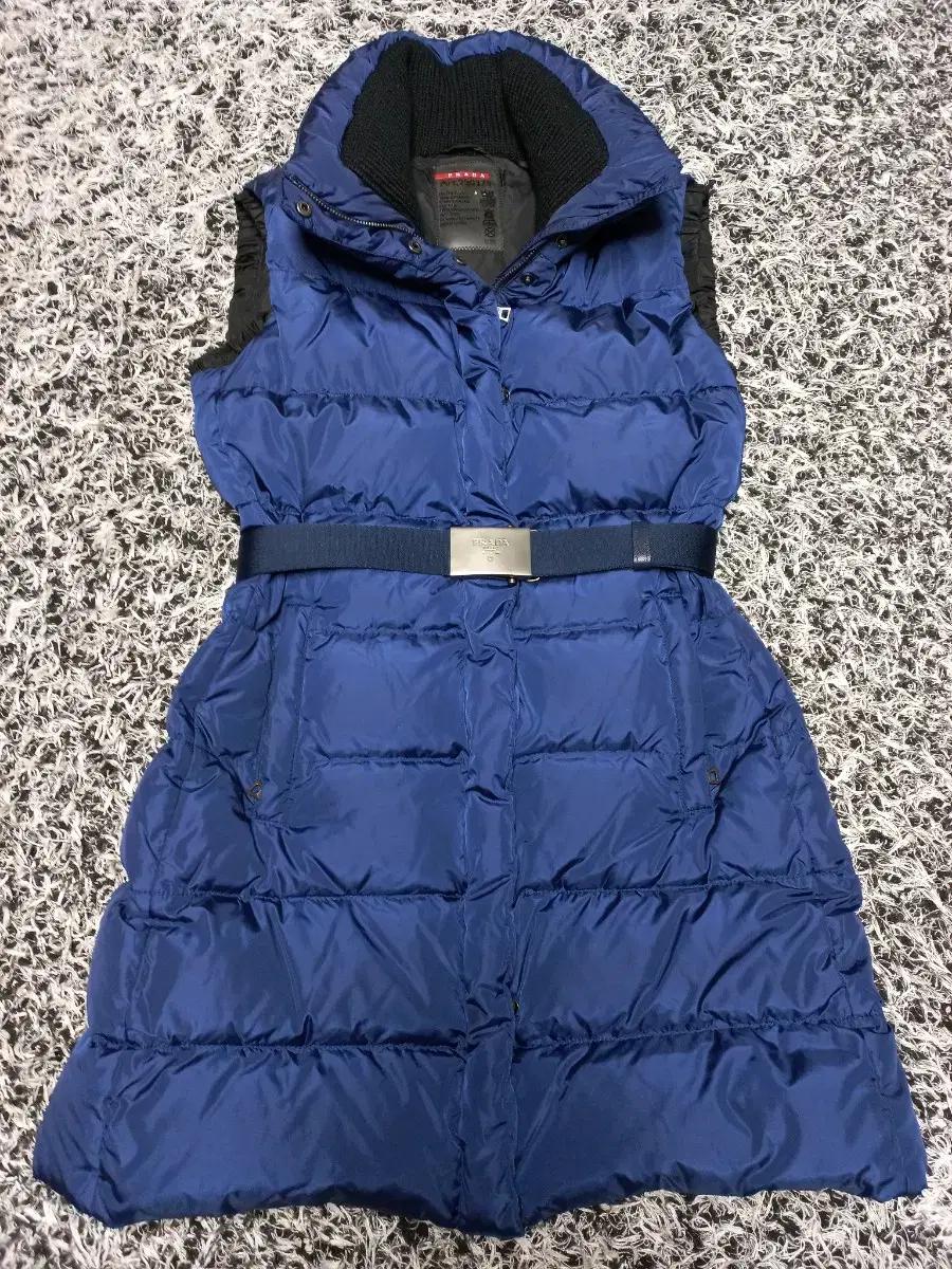 프라다 롱패딩쪼끼 정품!여자42사이즈55! 짧은실착!최상급!세탁완료!