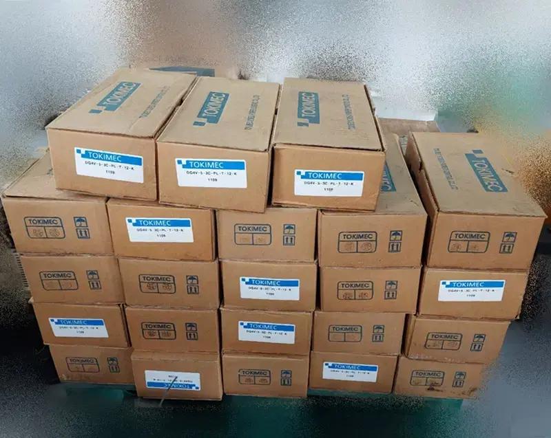TOKIMEC DG4V-5-3C-PL-T-12-K Valve 방향전환밸브
