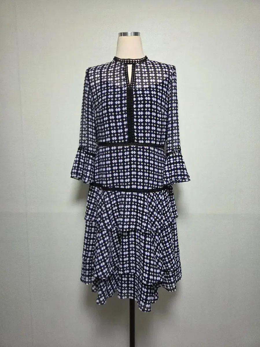 55 도트 레이스 플레어 쉬폰 원피스