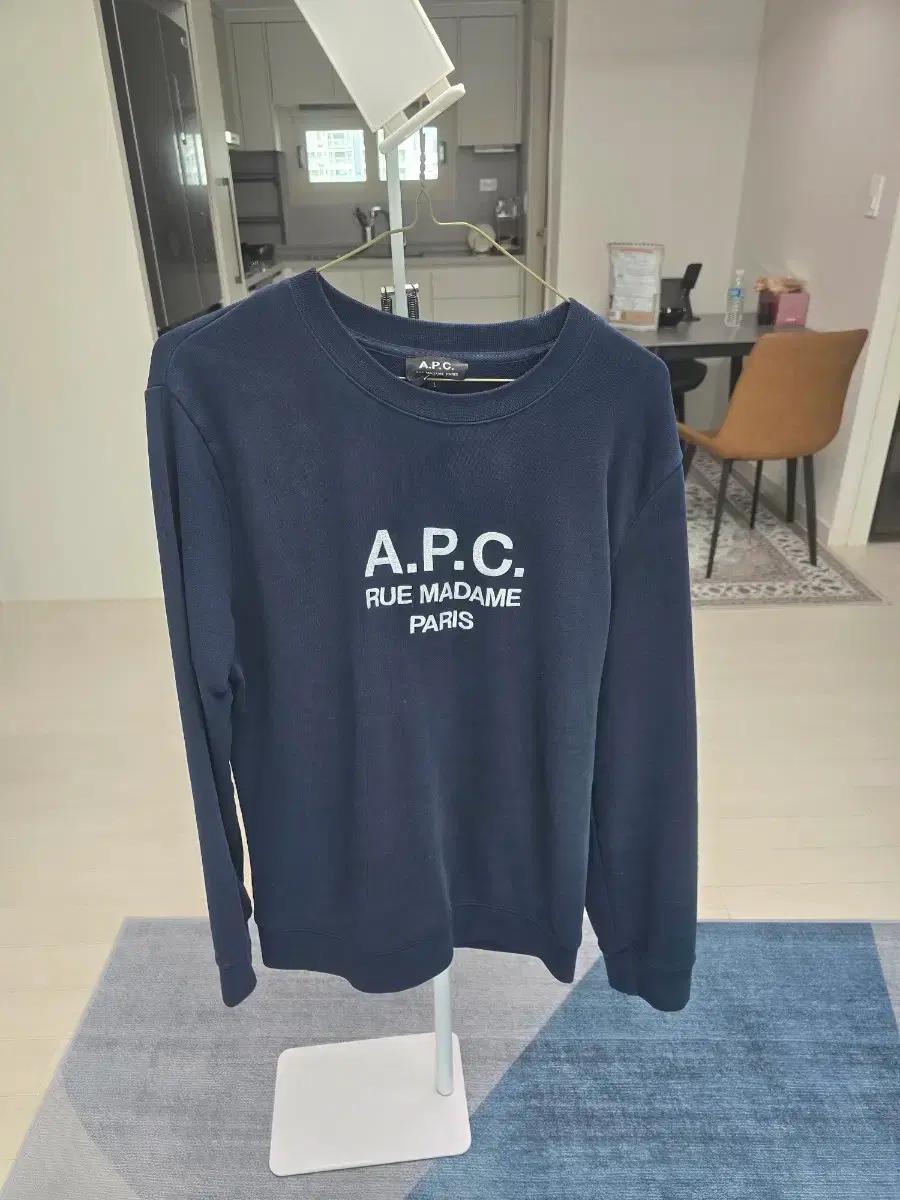 a.p.c맨투맨