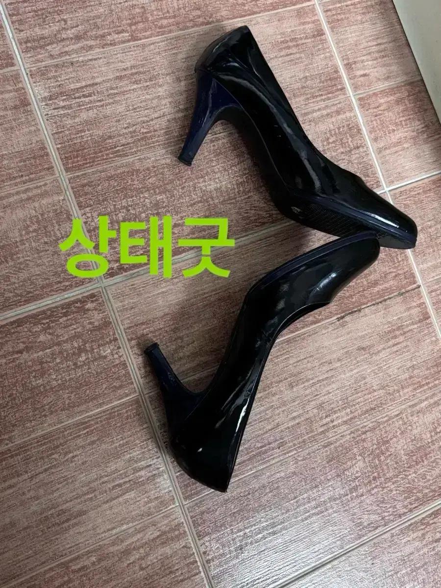 여자구두 검정구두 펌프스 하이힐 에나멜힐 앵글힐 페레가모 스틸레토 가보시