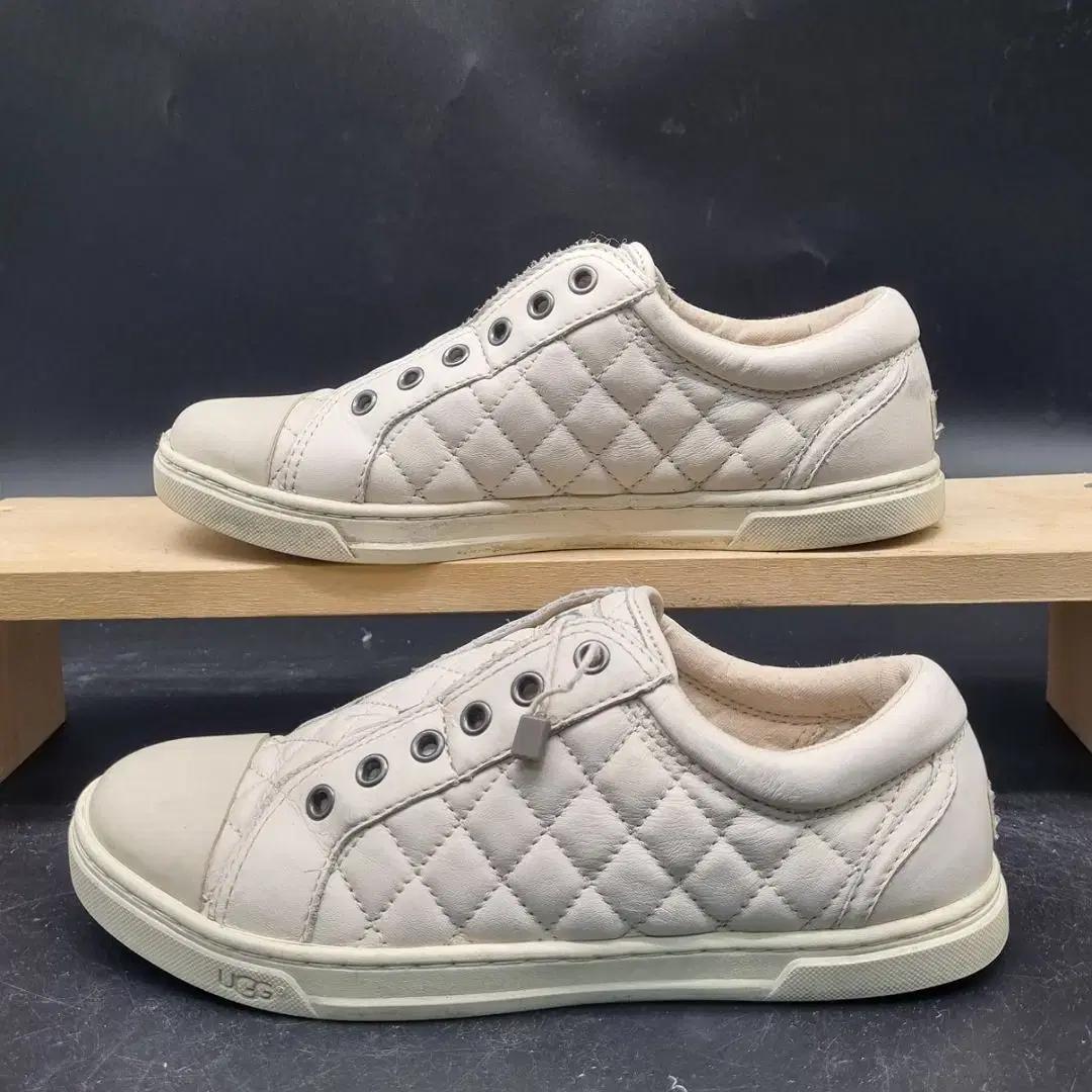 어그 안감털 여성스니커즈 230_