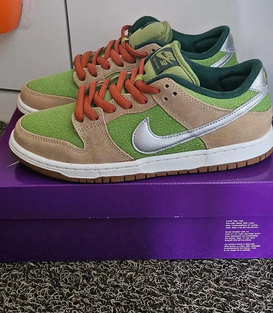 나이키 덩크 로우 팝니다.