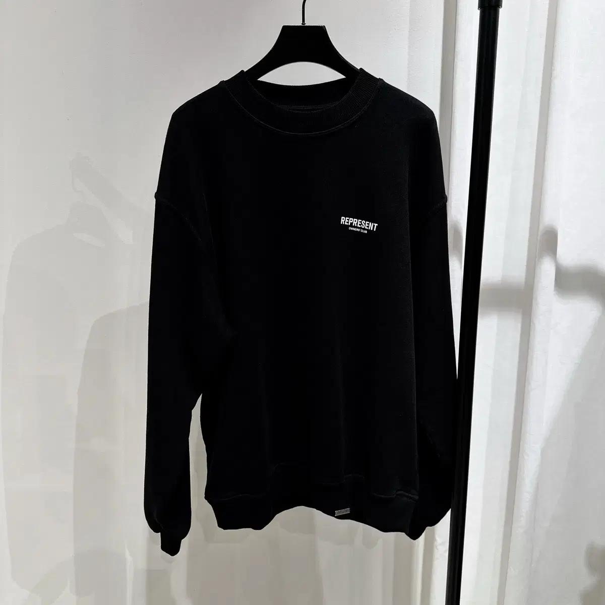 (정품/새상품) REPRESENT 리프레젠트 남성 블랙 백로고 맨투맨