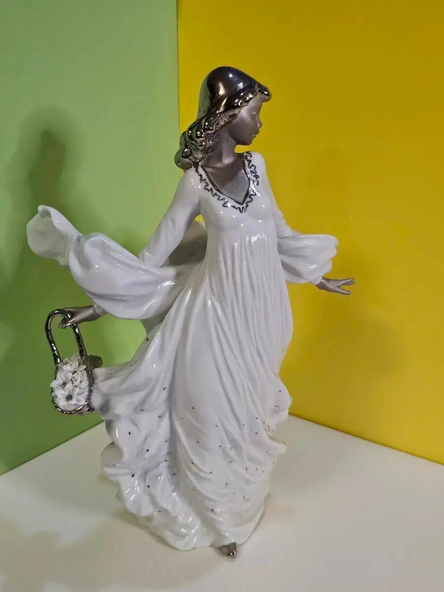 LLADRO 7042  Spring Splendor Re-Deco 야드로