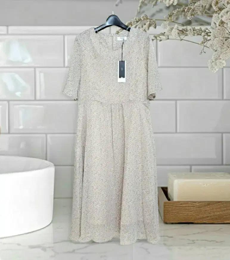 새상품 55 여성 쉬폰 원피스 꽃무늬 원피스 여름원피스 55 새제품