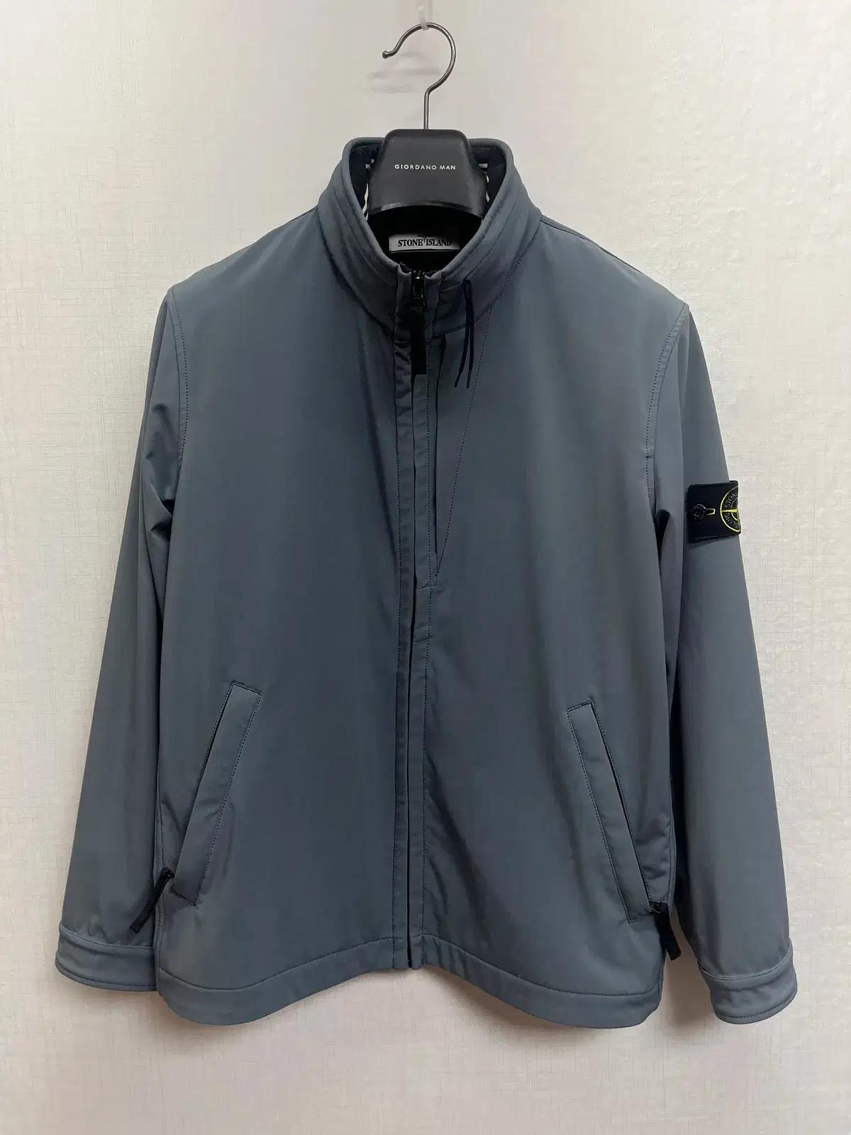 스톤아일랜드 남자 라이트 소프트쉘 후드 자켓 L 100사이즈