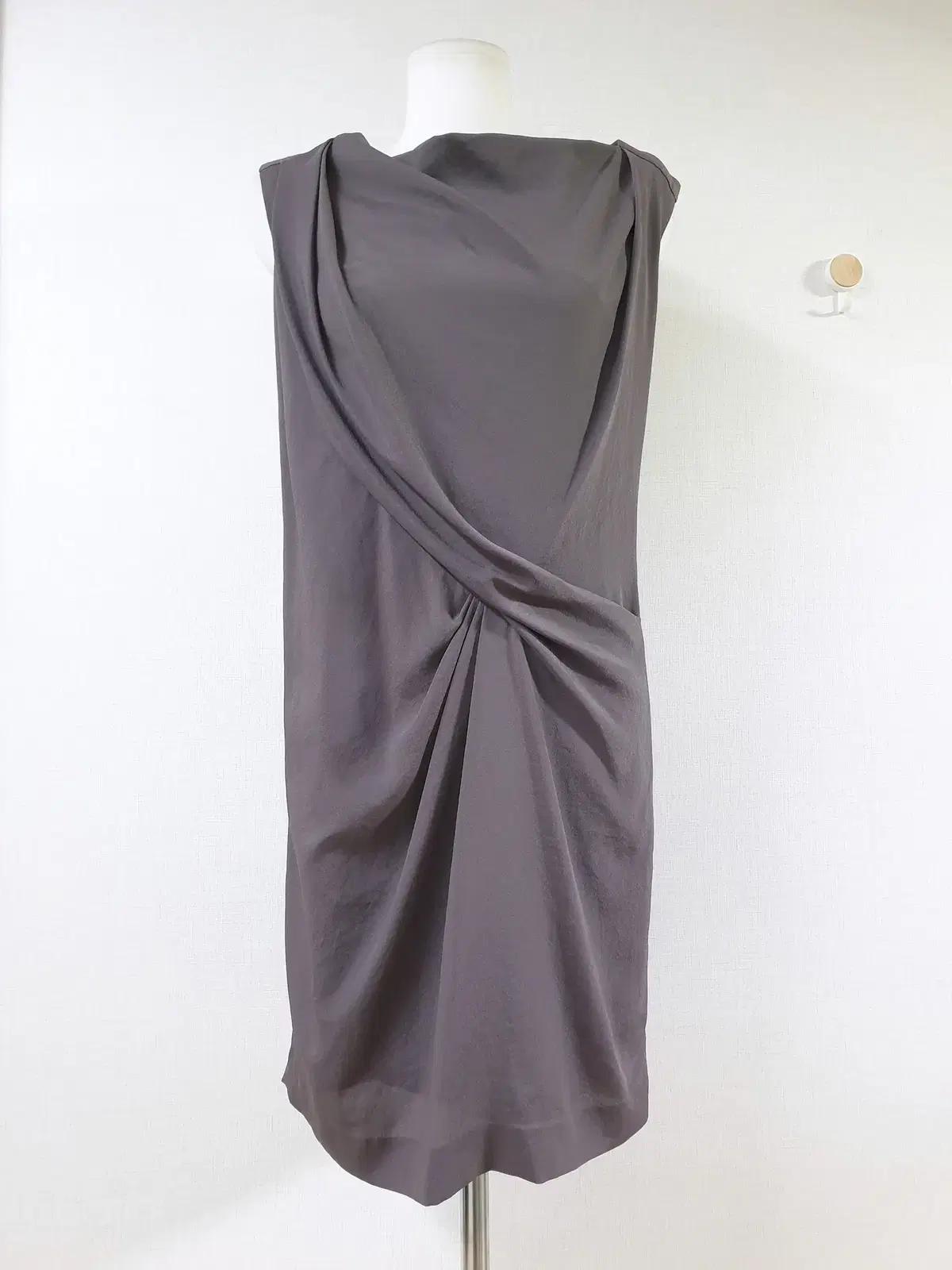 린 여성미디원피스 유니크 셔링 슬리브리스 55 웜그레이