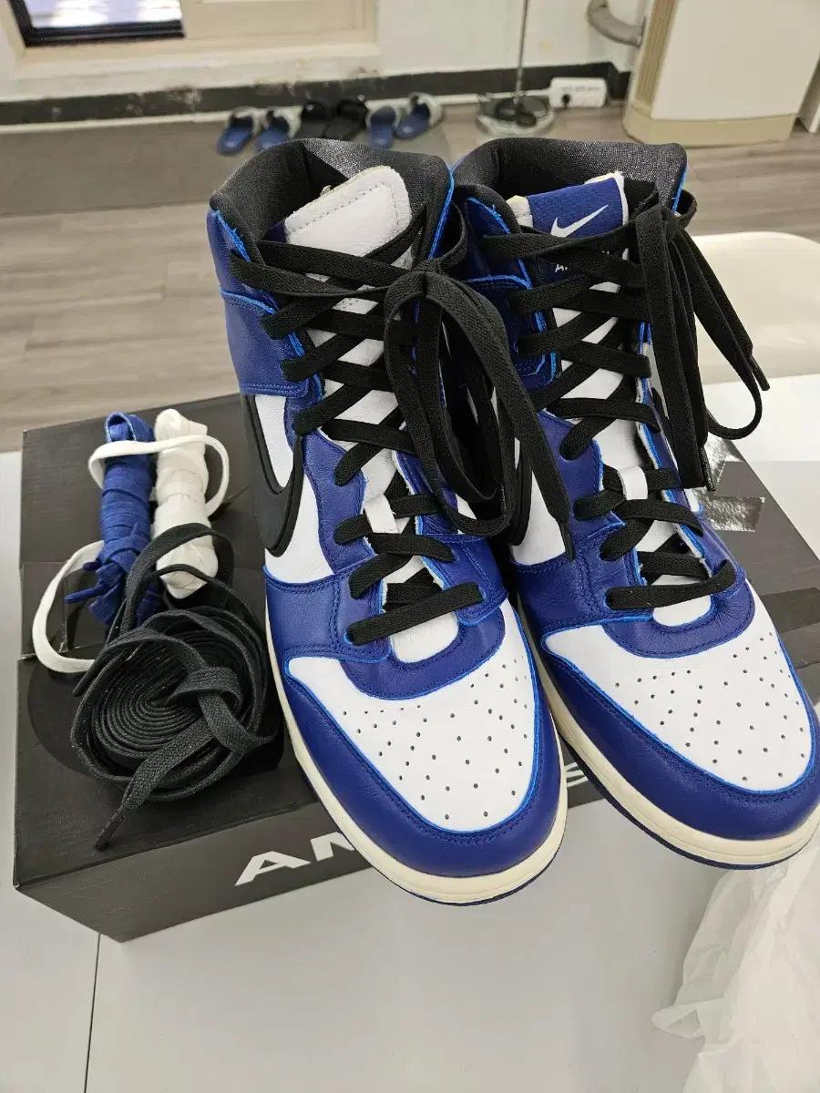 나이키 x 엠부쉬 덩크하이 285