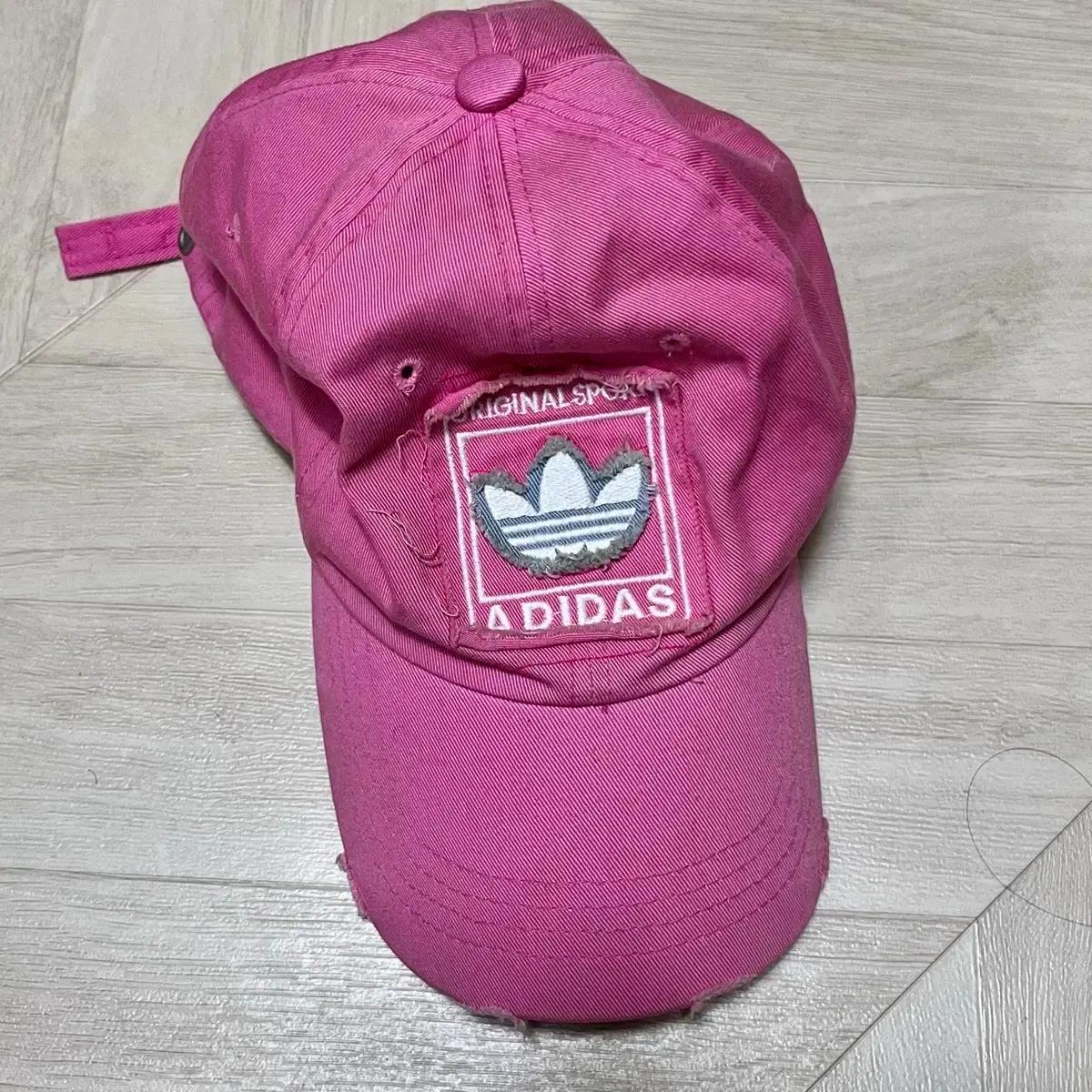 아디다스 핫핑크 모자