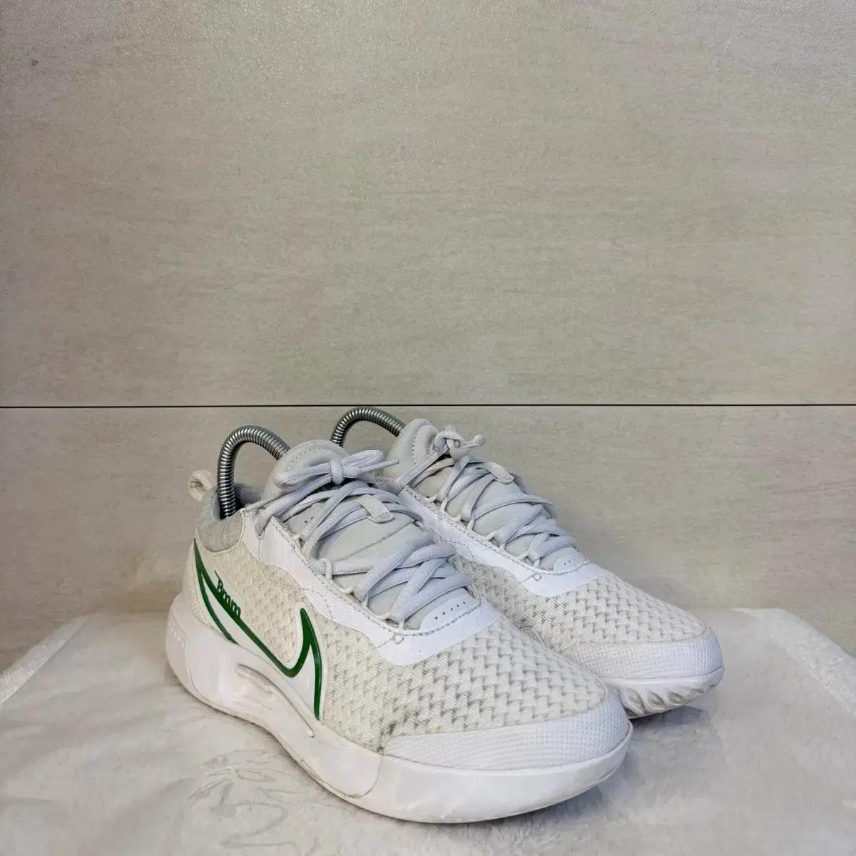 (235)나이키 운동화 코트 에어줌 테니스화