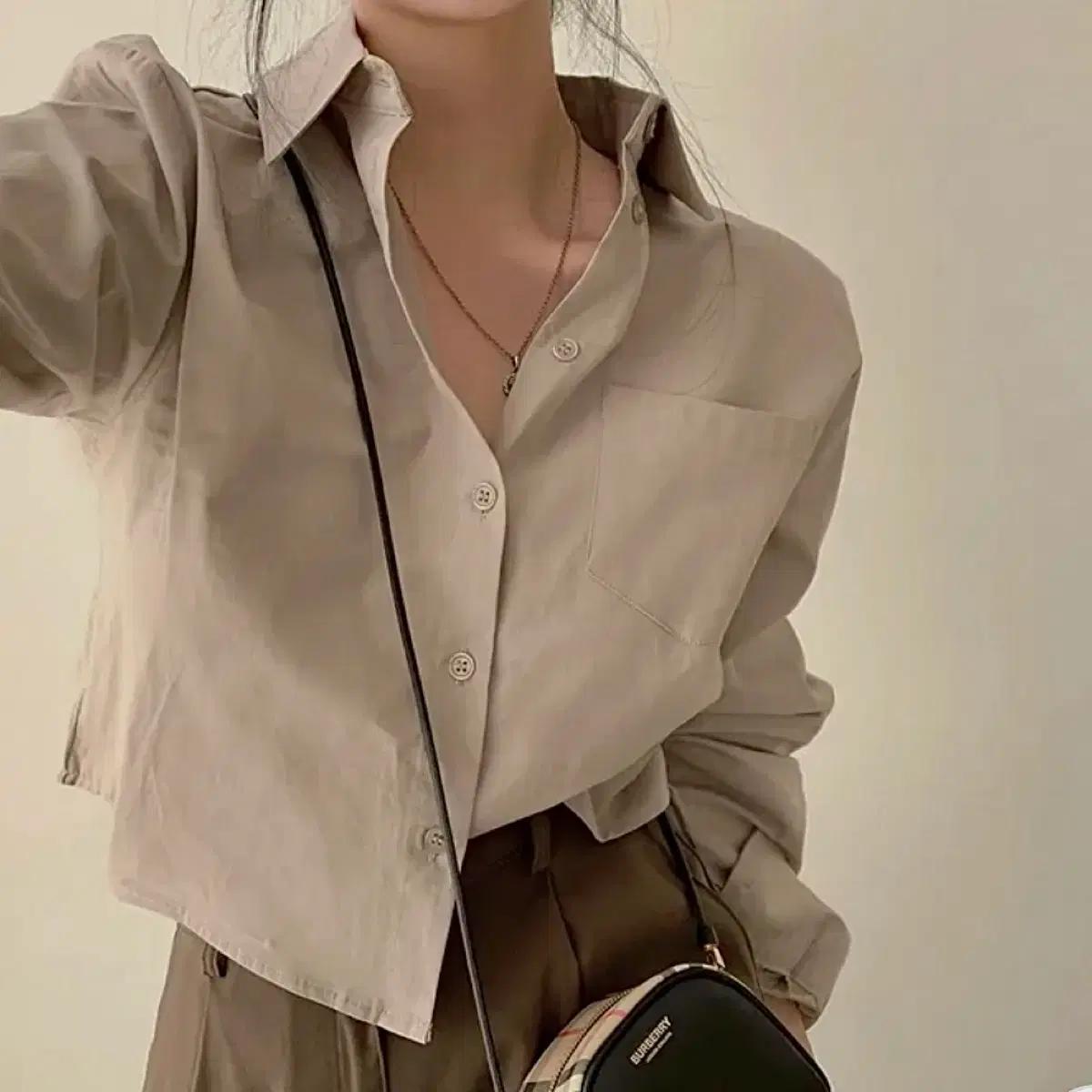 베이델리 투데이 포켓 크롭 셔츠 베이지