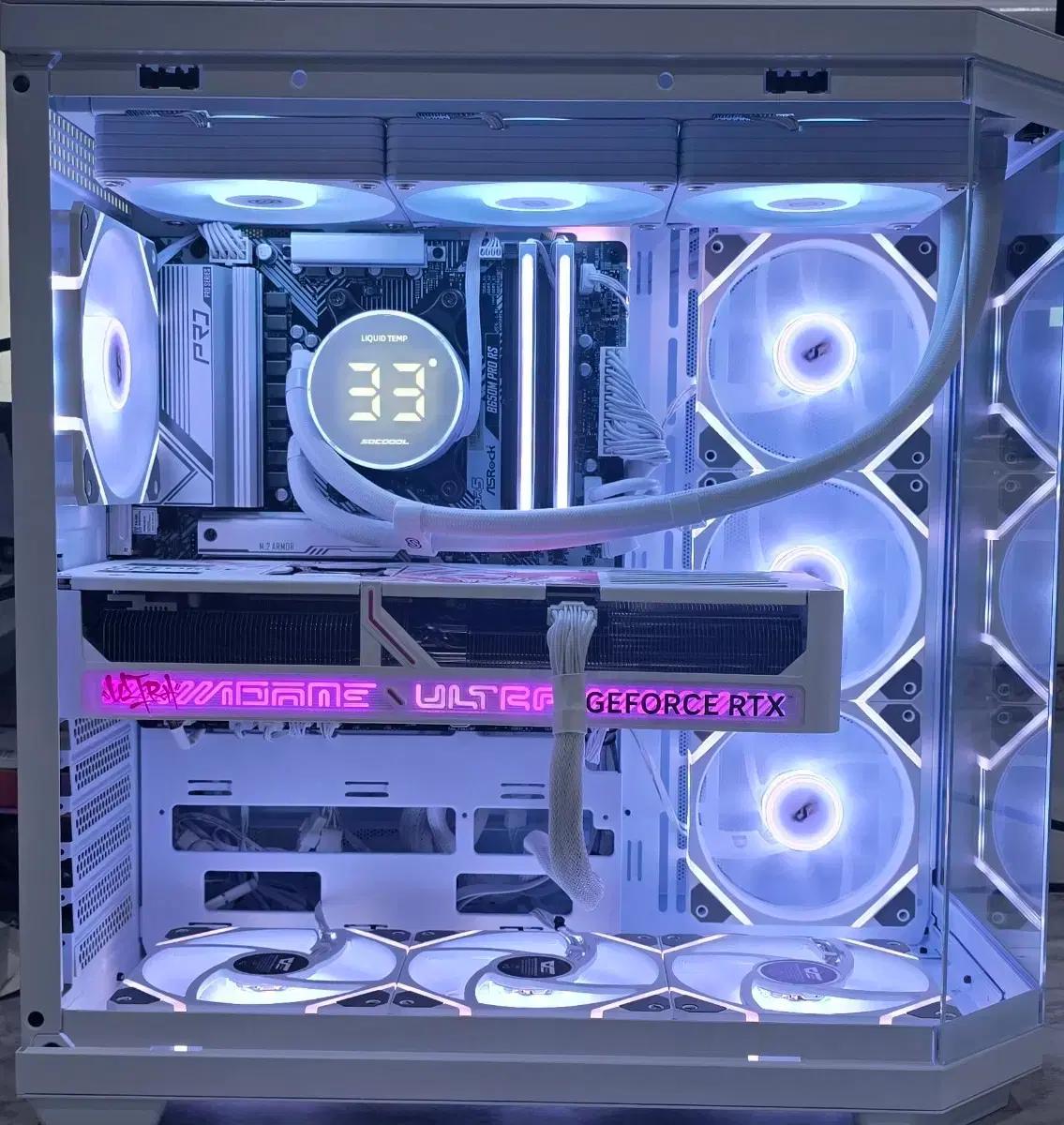 9800x3d, 5080 올화이트pc팝니다