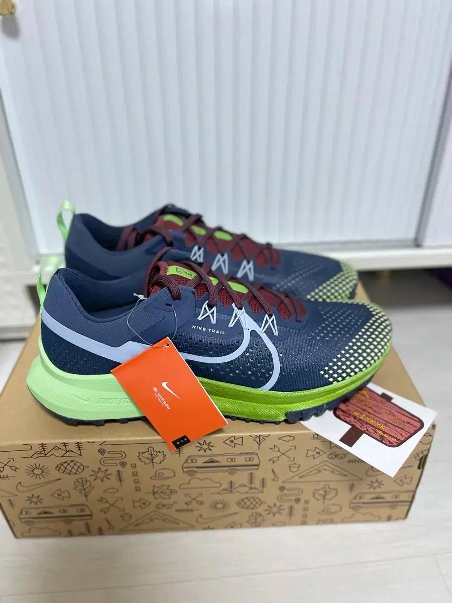 나이키 리액트 페가수스 트레일 4 남성 트레일 러닝화