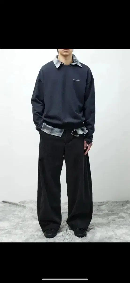해칭룸 와이드 커브 범퓨로이 트라우저