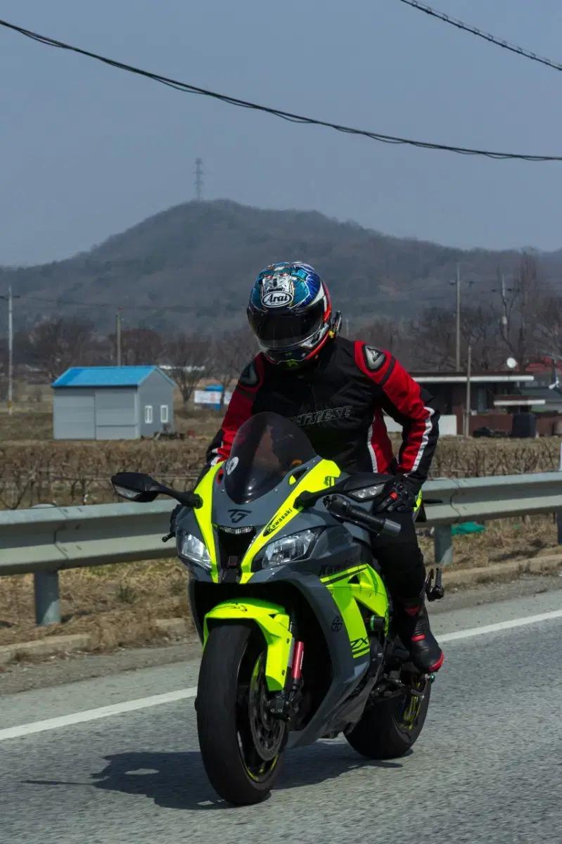 닌자 zx10r 네이키드 대차가능요~!(mt09환영합니다)