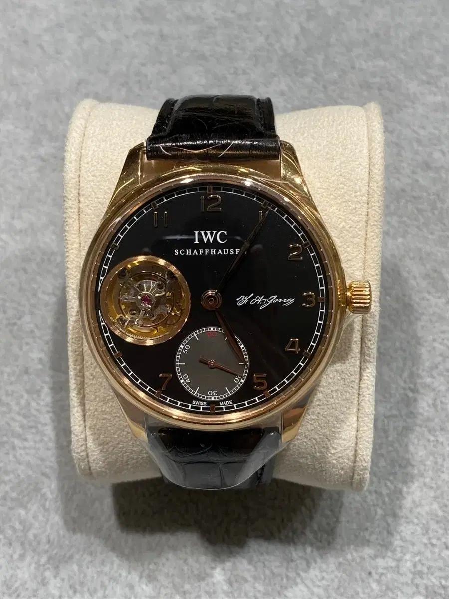 IWC 포르투기스 F.A. 존스 뚜르비옹 한정판 로즈골드 42mm
