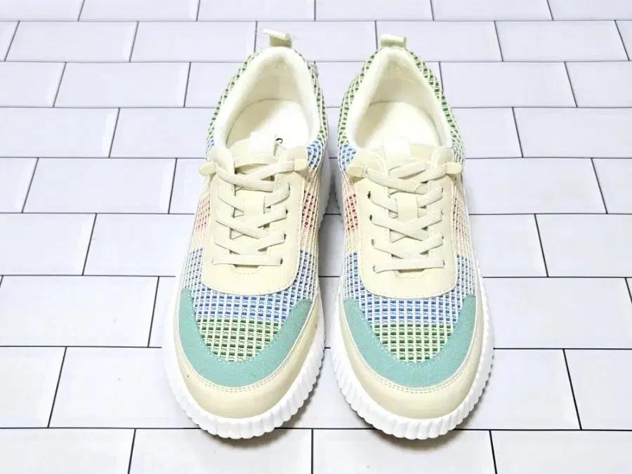 여성 경량 발편한 스니커즈 240사이즈