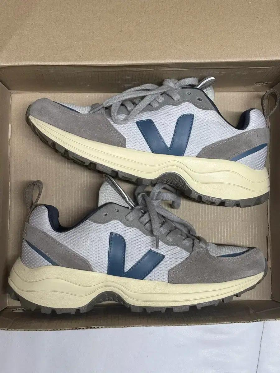 VEJA 베자 스니커즈 250