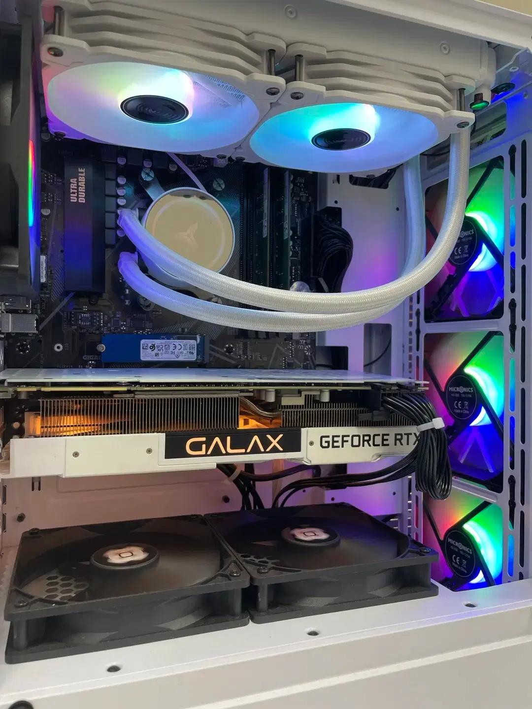 13700K/B760/RTX5090/512GB