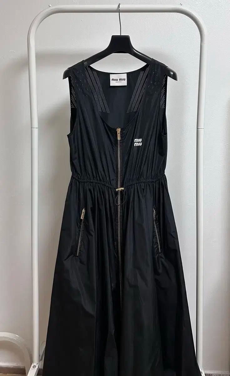 새상품급 ) 미우미우 테크니컬 실크 원피스 드레스 38사이즈