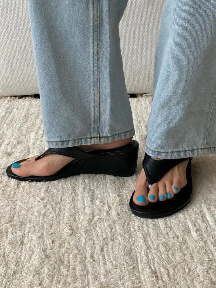 여성 통굽 5cm 키높이 플립플랍 쪼리 커브 웨지 샌들 슬리퍼 235