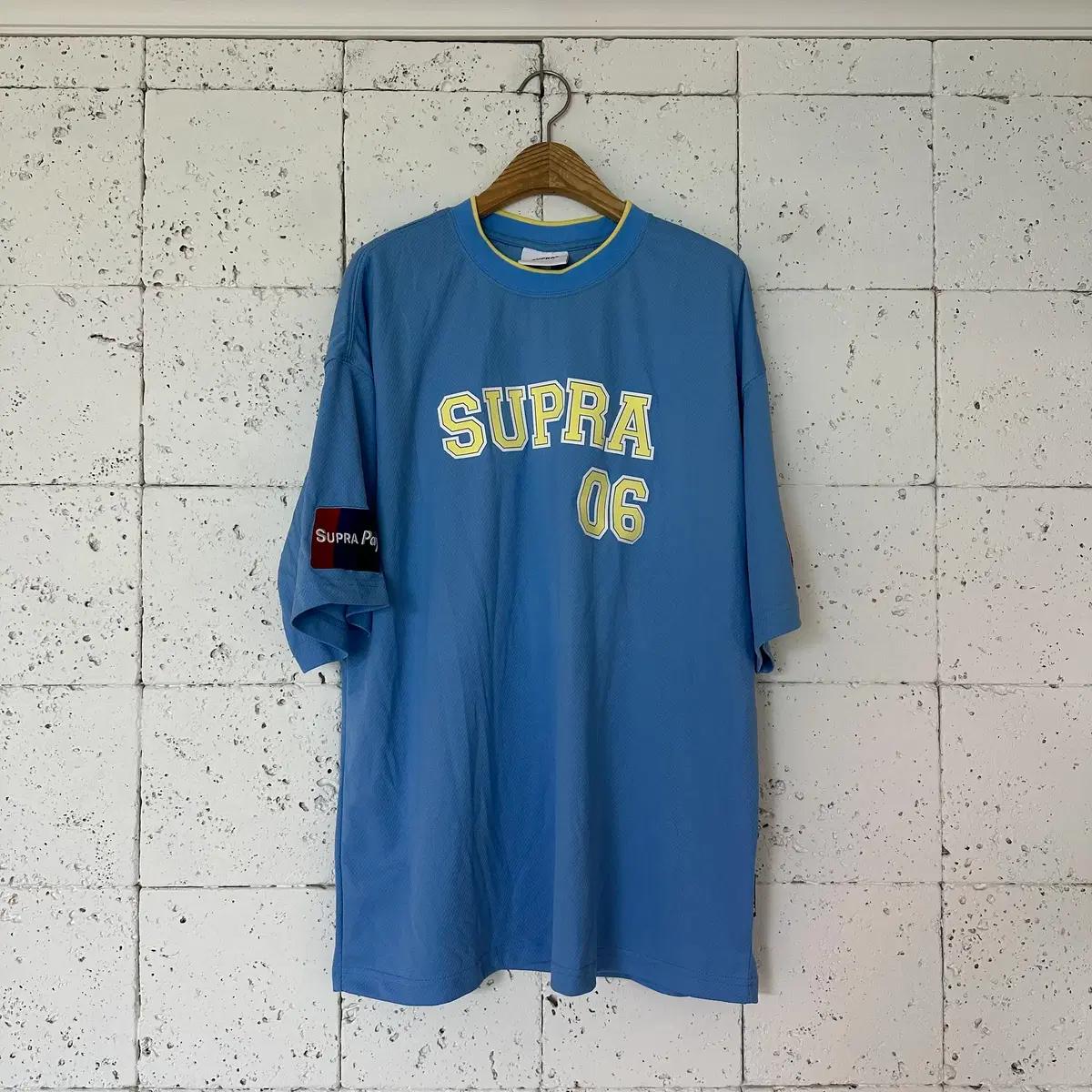 L supra 수프라 반팔티